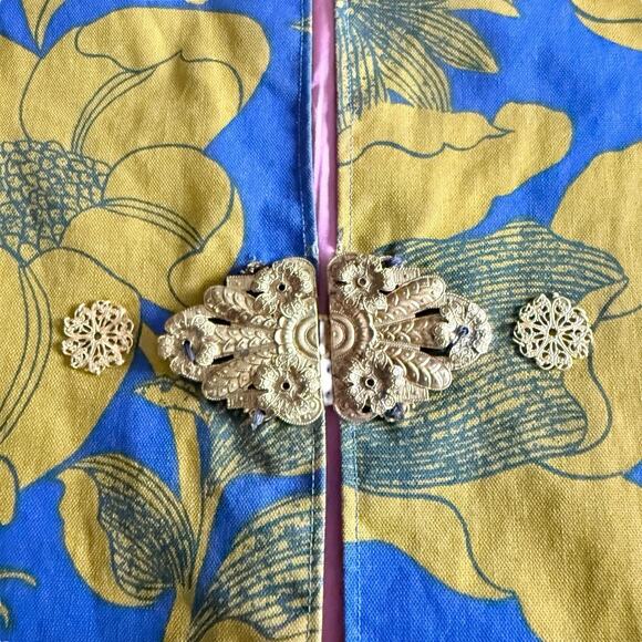 Diego New York Vintage Brocade Vest Floral Gold Closure Size S/M - Picture 8 of 13